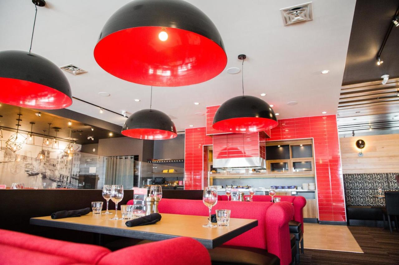 Holiday Inn Hotel & Suites Calgary South - Conference Ctr By Ihg Eksteriør bilde