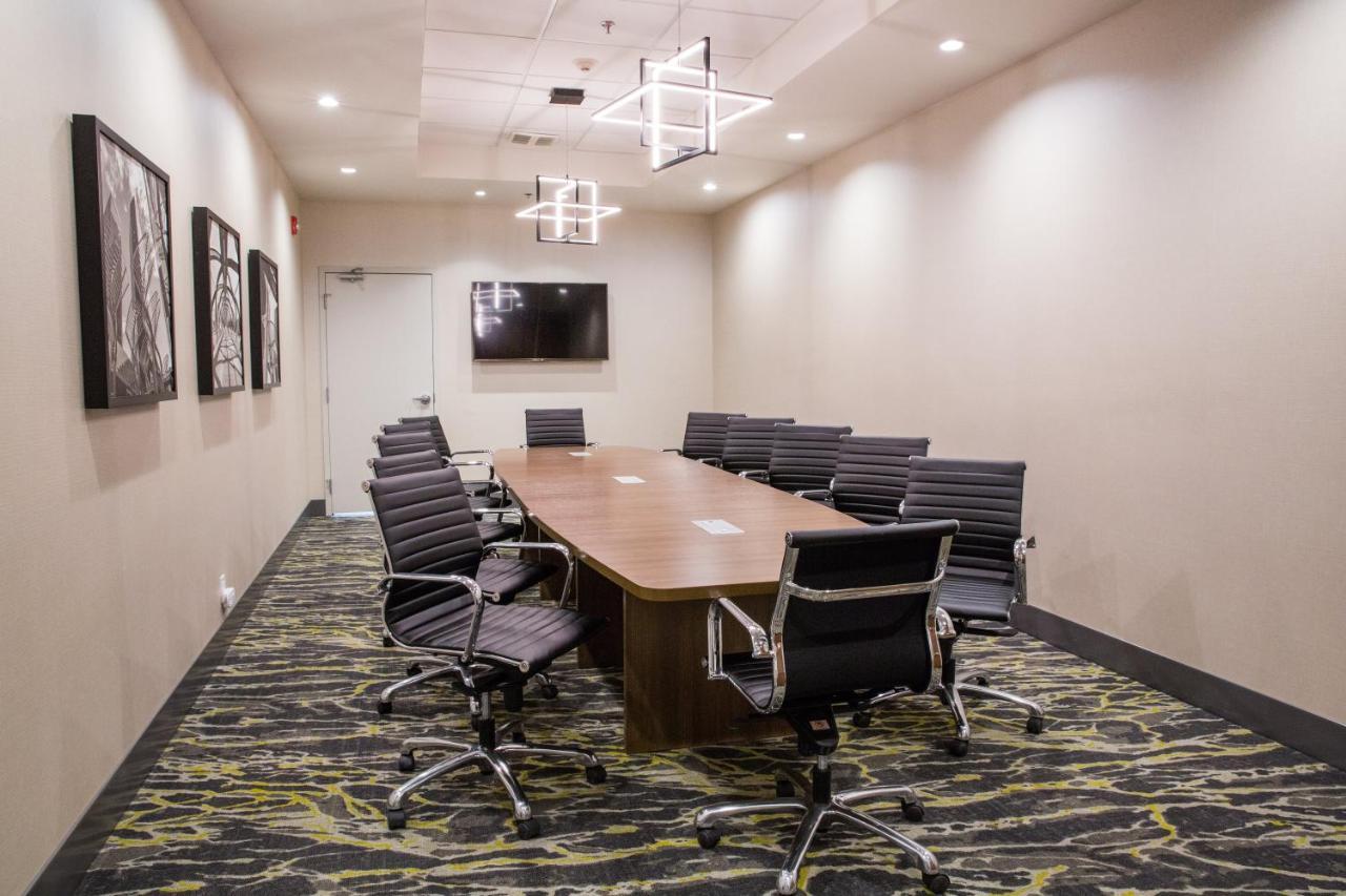 Holiday Inn Hotel & Suites Calgary South - Conference Ctr By Ihg Eksteriør bilde