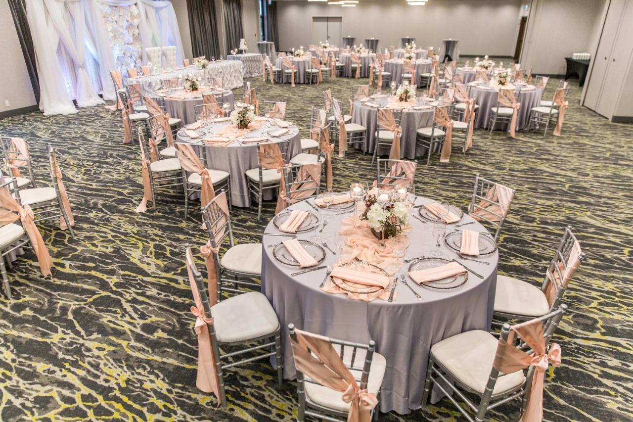 Holiday Inn Hotel & Suites Calgary South - Conference Ctr By Ihg Eksteriør bilde