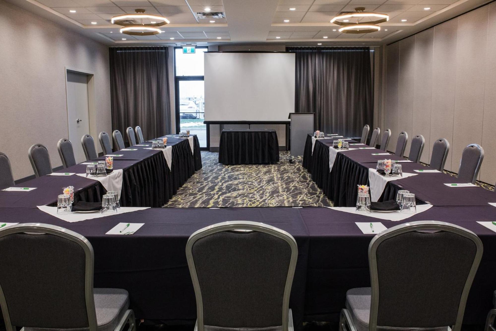 Holiday Inn Hotel & Suites Calgary South - Conference Ctr By Ihg Eksteriør bilde